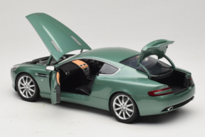 Aston Martin DB9 Vert Minichamps 1:18 150137322 Métal Moulé — image 5 sur 8