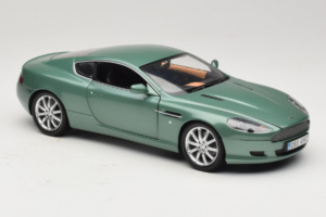 Aston Martin DB9 Vert Minichamps 1:18 150137322 Métal Moulé — image 6 sur 8
