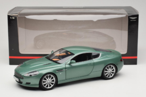 Aston Martin DB9 Vert Minichamps 1:18 150137322 Métal Moulé — image 8 sur 8