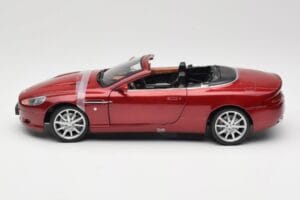 Aston Martin DB9 Volante Rouge Solido 1:18 8163 Métal Moulé — image 4 sur 8