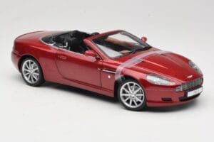 Aston Martin DB9 Volante Rouge Solido 1:18 8163 Métal Moulé — image 6 sur 8