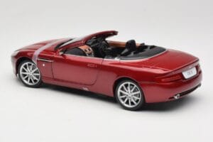 Aston Martin DB9 Volante Rouge Solido 1:18 8163 Métal Moulé — image 7 sur 8