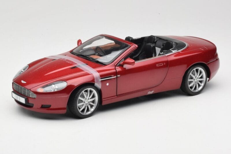 Aston Martin DB9 Volante Rouge Solido 1:18 8163 Métal Moulé