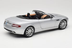Aston Martin DB9 Volante Argent Minichamps 1:18 150137334 Métal Moulé — image 3 sur 8