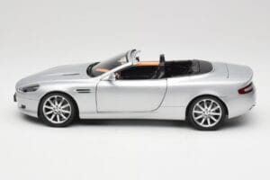 Aston Martin DB9 Volante Argent Minichamps 1:18 150137334 Métal Moulé — image 4 sur 8