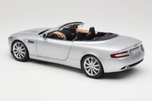 Aston Martin DB9 Volante Argent Minichamps 1:18 150137334 Métal Moulé — image 7 sur 8