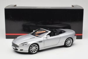 Aston Martin DB9 Volante Argent Minichamps 1:18 150137334 Métal Moulé — image 8 sur 8