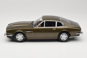Aston Martin DBS Olive Vert CMR 1:18 CMR003 Métal Moulé — image 3 sur 6