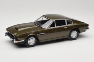 Aston Martin DBS Olive Vert CMR 1:18 CMR003 Métal Moulé
