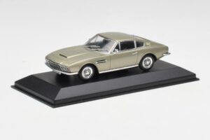 Aston Martin DBS Vert Argenté Métallisé Minichamps 1:43 400137600 Métal Moulé — image 2 sur 4