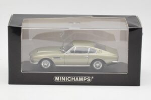 Aston Martin DBS Vert Argenté Métallisé Minichamps 1:43 400137600 Métal Moulé — image 4 sur 4