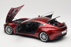 Aston Martin One-77 Diavolo Red AUTOart 1:18 70245 Métal Moulé — image 5 sur 8
