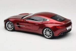 Aston Martin One-77 Diavolo Red AUTOart 1:18 70245 Métal Moulé — image 7 sur 8