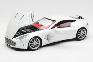 Aston Martin One-77 Morning Frost Blanc AUTOart 1:18 70244 Métal Moulé — image 2 sur 8