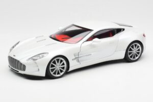 Aston Martin One-77 Morning Frost Blanc AUTOart 1:18 70244 Métal Moulé