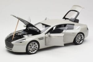 Aston Martin Rapide S Silver Fox AUTOart 1:18 70258 Métal Moulé — image 2 sur 8