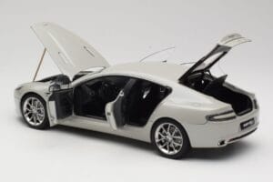 Aston Martin Rapide S Silver Fox AUTOart 1:18 70258 Métal Moulé — image 5 sur 8