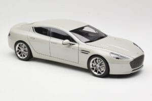 Aston Martin Rapide S Silver Fox AUTOart 1:18 70258 Métal Moulé — image 6 sur 8