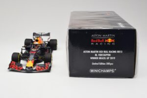 Aston Martin Red Bull Racing RB15 #33 M. Verstappen Winner Brazil GP 2019 Minichamps 1:18 110191933 Métal Moulé — image 6 sur 6