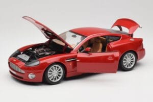 Aston Martin V12 Vanquish Rouge Bburago 1:18 34063 Métal Moulé — image 2 sur 8