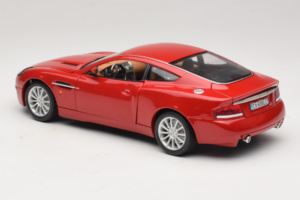 Aston Martin V12 Vanquish Rouge Bburago 1:18 33334063 Métal Moulé — image 7 sur 8