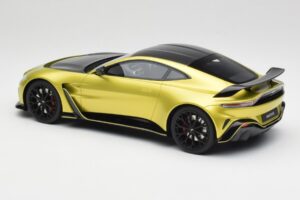 Aston Martin V12 Vantage Final Edition Cosmopolitan Yellow TopSpeed 1:18 TS0453 Métal Moulé — image 5 sur 6