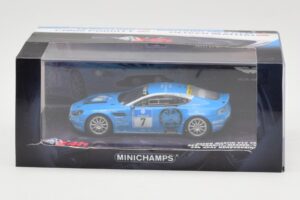 Aston Martin V12 Vantage #7 U. Bez / Porritt / R. Meaden / Mathai 24 Hours Nurburgring 2009 Minichamps 1:43 437091307 Métal M — image 4 sur 4