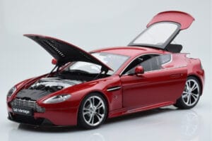 Aston Martin V12 Vantage Rouge AUTOart 1:18 70208 Métal Moulé — image 2 sur 8