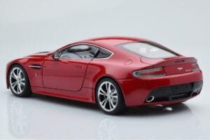 Aston Martin V12 Vantage Rouge AUTOart 1:18 70208 Métal Moulé — image 7 sur 8