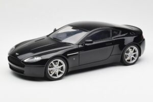 Aston Martin V8 Vantage Onyx Noir AUTOart 1:18 70202 Métal Moulé