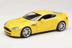 Aston Martin V8 Vantage Jaune Hot Wheels 1:18 G7159 Métal Moulé