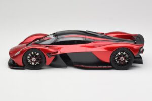 Aston Martin Valkyrie AMR Pro Hyper Red TopSpeed 1:18 TS0539 Métal Moulé — image 3 sur 6
