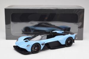 Aston Martin Valkyrie Racing Bleu GT Spirit 1:18 GT915 Résine — image 6 sur 6