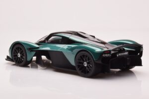 Aston Martin Valkyrie Racing Green GT Spirit 1:18 GT435 Résine — image 5 sur 6