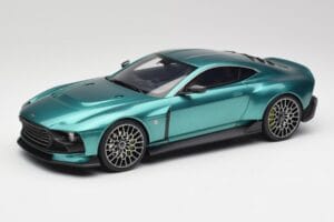 Aston Martin Valour Racing Green GT Spirit 1:18 GT480 Résine