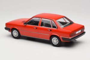 Audi 80 B2 GLS Rouge MCG 1:18 MCG18526 Métal Moulé — image 5 sur 6
