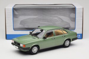 Audi 80 B2 Vert MCG 1:18 MCG18525 Métal Moulé — image 6 sur 6