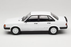 Audi 80 B2 GTE Blanc MCG 1:18 MCG18527 Métal Moulé — image 3 sur 6