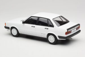 Audi 80 B2 GTE Blanc MCG 1:18 MCG18527 Métal Moulé — image 5 sur 6