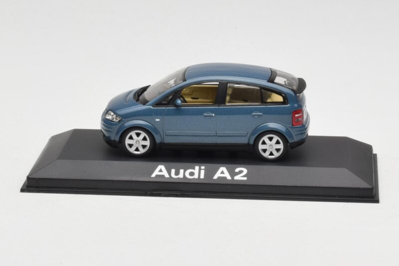 Audi A2 Blue Metallic Minichamps 1:43 20022200748005 Métal Moulé