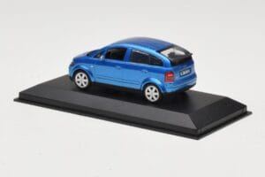 Audi A2 Light Blue Metallic Minichamps 1:43 AUDI007 Métal Moulé — image 3 sur 4