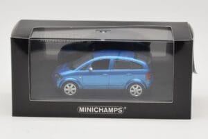 Audi A2 Light Blue Metallic Minichamps 1:43 AUDI007 Métal Moulé — image 4 sur 4