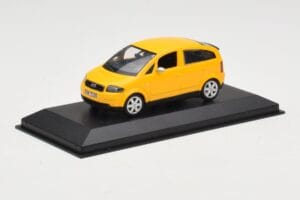 Audi A2 8Z Jaune Minichamps 1:43 AUDI005 Métal Moulé — image 2 sur 4