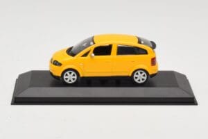 Audi A2 8Z Jaune Minichamps 1:43 AUDI005 Métal Moulé