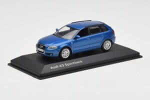 Audi A3 8P Sportback Mauritius Blue Minichamps 1:43 5010403033 Métal Moulé — image 2 sur 4