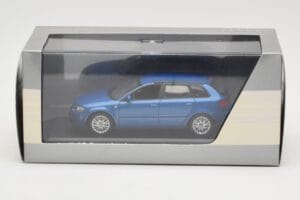 Audi A3 8P Sportback Mauritius Blue Minichamps 1:43 5010403033 Métal Moulé — image 4 sur 4