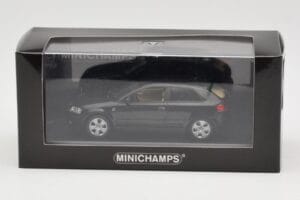 Audi A3 8P Black Metallic Minichamps 1:43 12000 Métal Moulé — image 4 sur 4