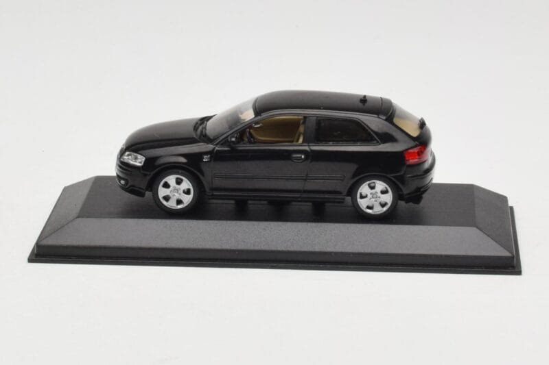 Audi A3 8P Black Metallic Minichamps 1:43 12000 Métal Moulé