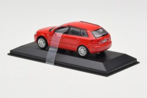 Audi A3 8P Sportback Rouge Minichamps 1:43 5010403023 Métal Moulé — image 3 sur 4