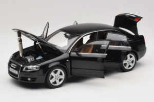 Audi A4 B6 3.2 Quattro Noir Minichamps 1:18 5010404125 Métal Moulé — image 2 sur 8